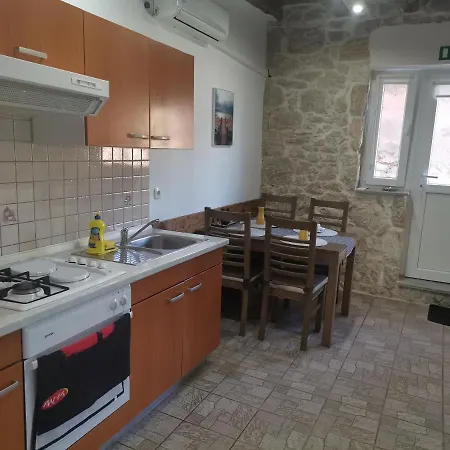 Sidro 아파트 Rogotin