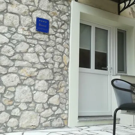 아파트 Sidro Rogotin